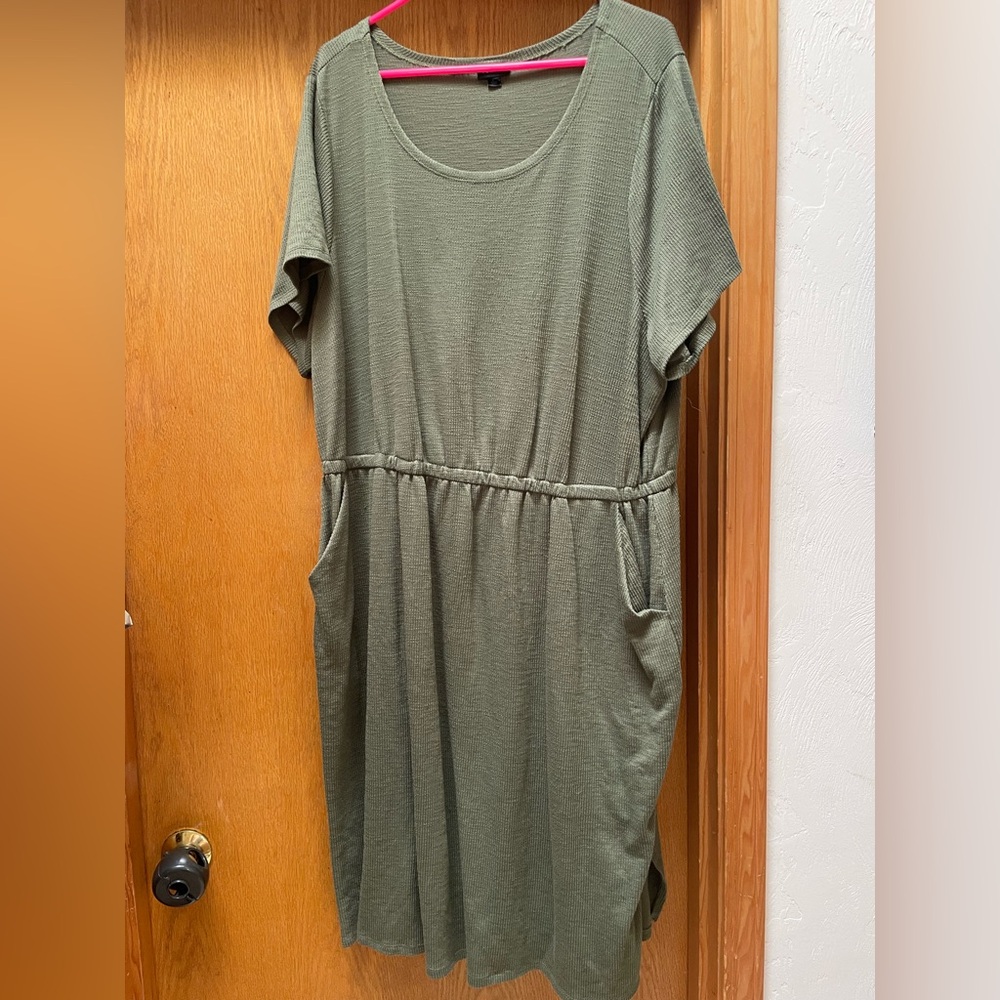 Torrid casual green dress size 4
